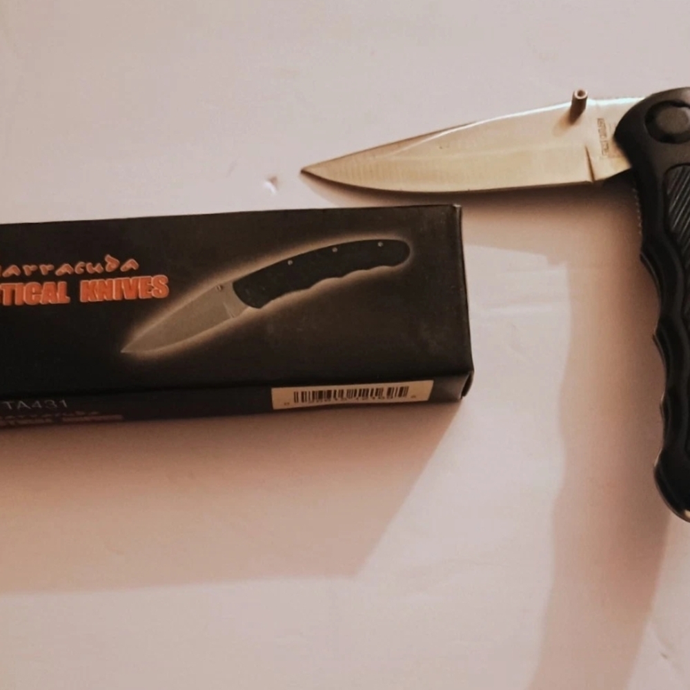 Frost Cutlery  Black Tactical Knife